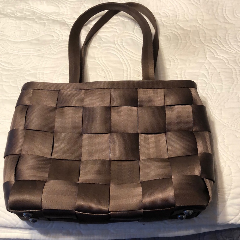 Harvey’s original seatbelt bag